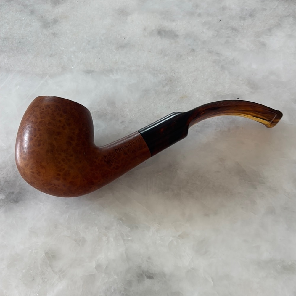 Collectible Classic Brown Pipe